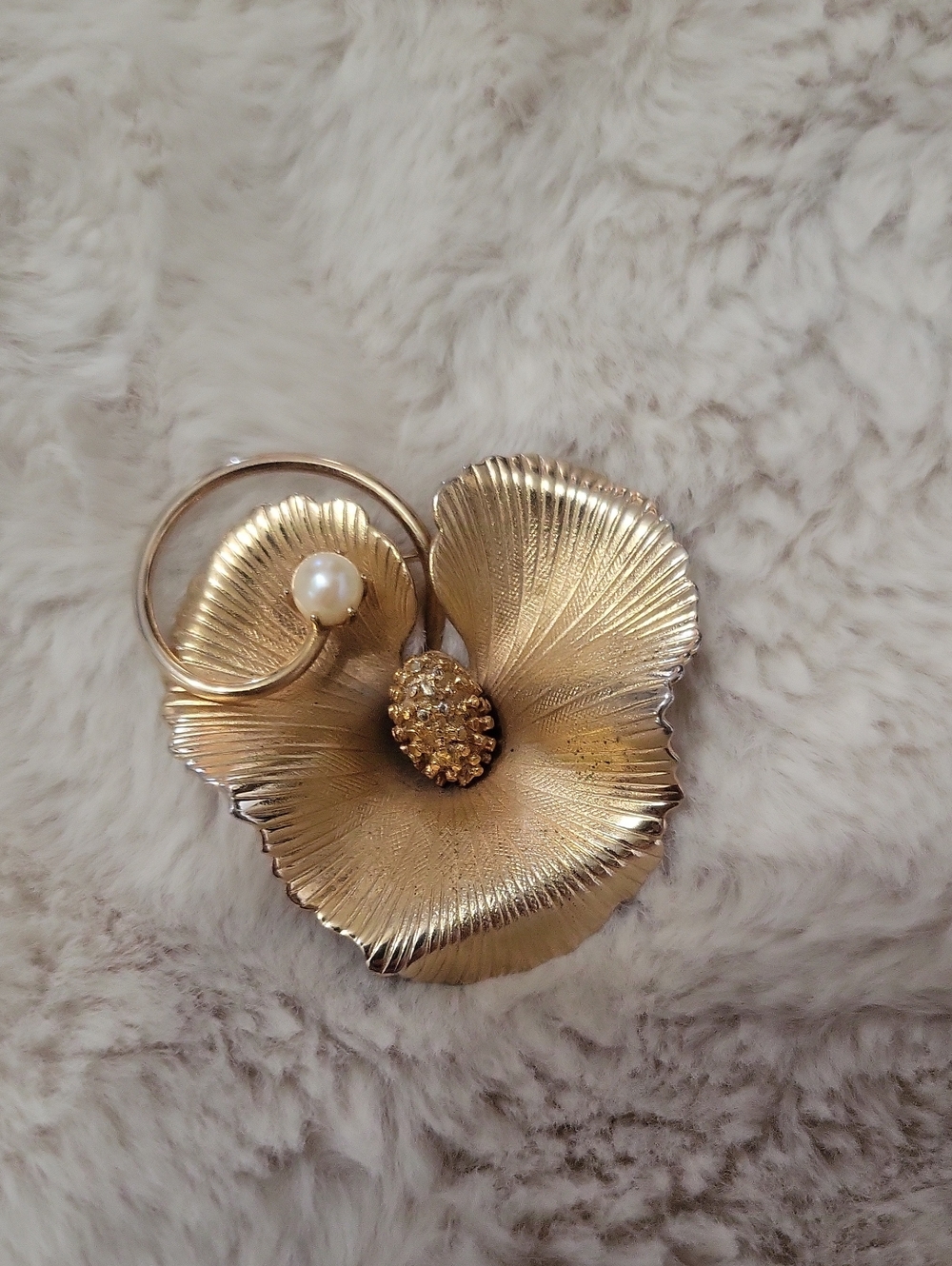 Genuine Pearl Beautiful Vintage Brooch